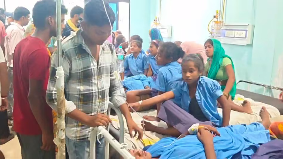 बिहार में मिड-डे मील के बाद 100 से ज्यादा बच्चे बीमार
