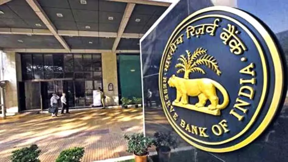 बैंकों में बढ़ी बंपर नकदी पर RBI का ब्रेक, ₹1 लाख करोड़ बाजार से निकालेगा