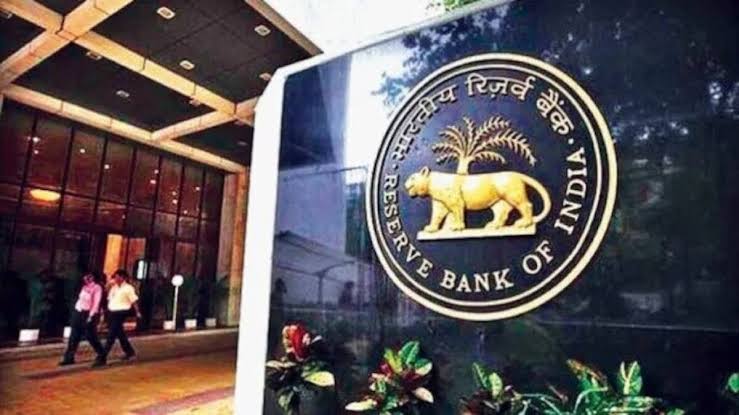 RBI की बैठक पर टिकी बाजार की नजर, Rate Hike की चर्चा तेज