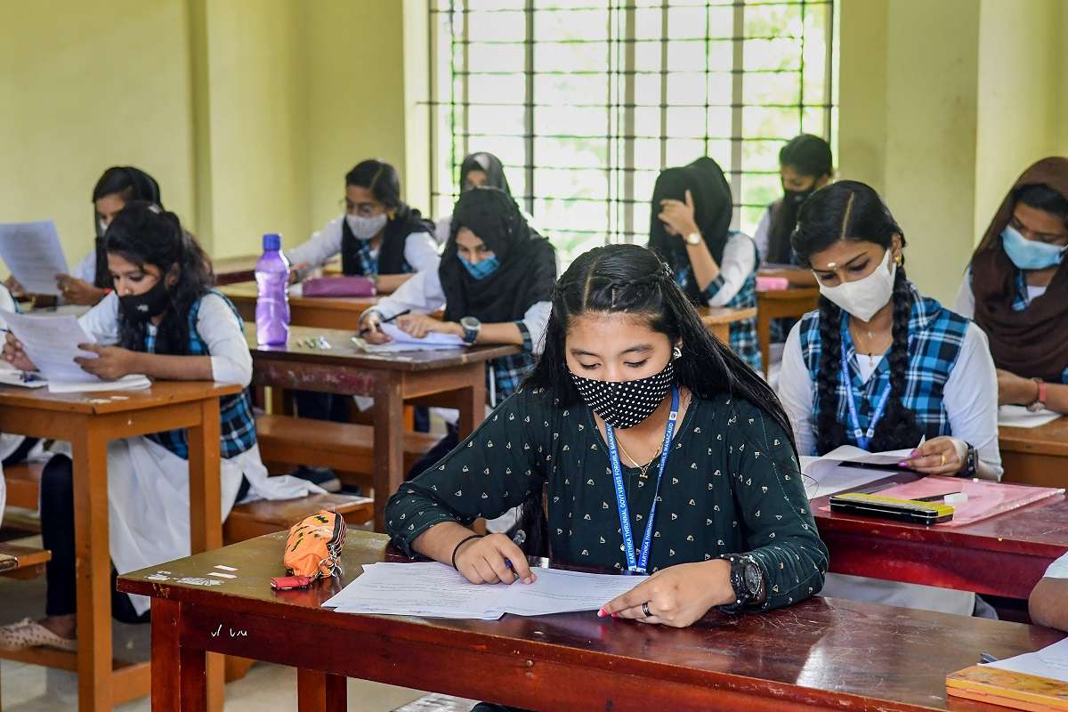 National Scholarship 2026: 31 अक्टूबर तक करें आवेदन, छात्रों को मिलेगी ₹12,000 सालाना पढ़ाई के लिए आर्थिक मदद!