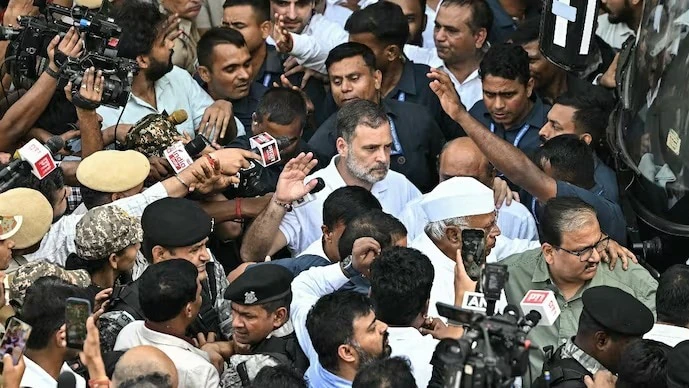 राहुल गांधी के प्रदर्शन पर सुप्रीम कोर्ट में बहस, महिला पुलिसकर्मियों से बदसलूकी के आरोप; प्रतिबंधों पर उठे सवाल