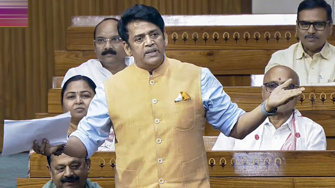पटना में रवि किशन ने 'रिजीम चेंज' पर विपक्ष को घेरा, बोले- मोदी से मुकाबला है तो चुनाव लड़कर दिखाओ