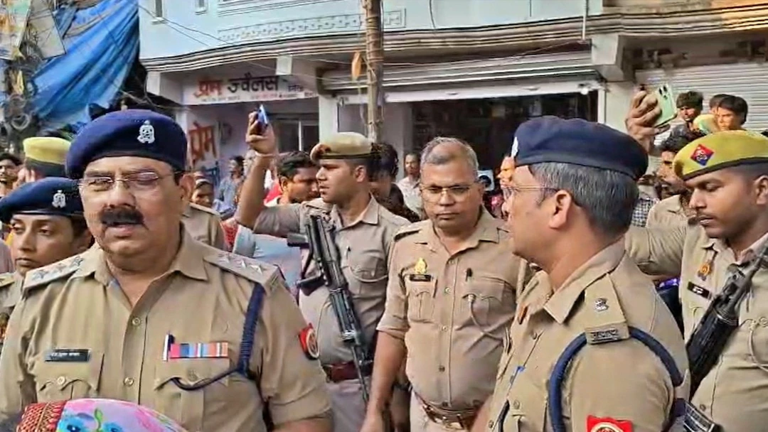 हमीरपुर में 72 घंटे में 3 हत्याएं और 3 गोलीकांड, खूनखराबे से दहला जिला कालपी चौराहे पर शव रखकर प्रदर्शन